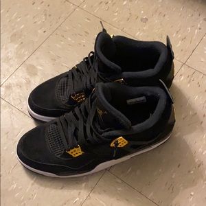 selling Jordan Retro “Loyalty” 4s